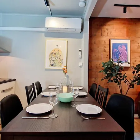 Historic Townhouse - 2 Baths 3 Floors 100 Percent Charm Берген