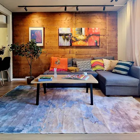 Historic Townhouse - 2 Baths 3 Floors 100 Percent Charm