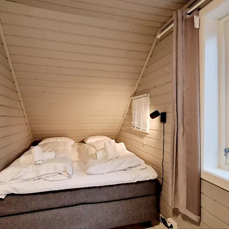 Historic Townhouse - 2 Baths 3 Floors 100 Percent Charm