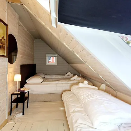 Сasa de vacaciones Historic Townhouse - 2 Baths 3 Floors 100 Percent Charm *