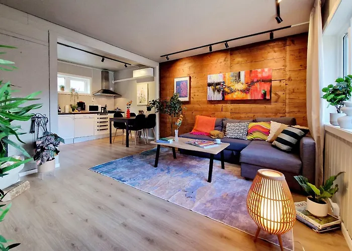 Vakantiehuis Historic Townhouse - 2 Baths 3 Floors 100 Percent Charm *